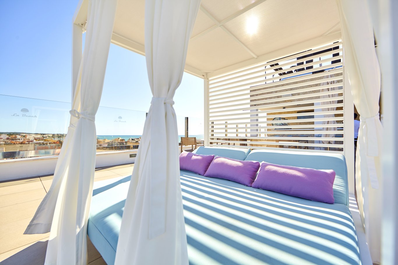 147-indico-rockskybarlabeach01